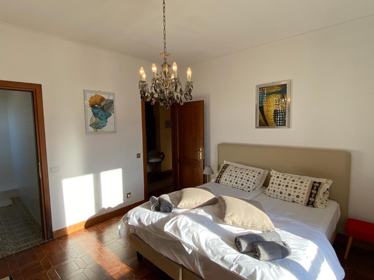B&B Rox E Claudia Lugnola 外观 照片